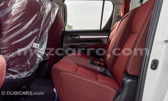 Comprar Importar Toyota Hilux Branco Carro em Import - Dubai em Cabo Delgado Comprar Importar Toyota Hilux Branco Carro em Import - Dubai em Cabo Delgado