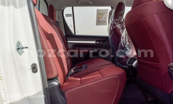 Comprar Importar Toyota Hilux Branco Carro em Import - Dubai em Cabo Delgado Comprar Importar Toyota Hilux Branco Carro em Import - Dubai em Cabo Delgado