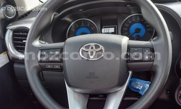 Comprar Importar Toyota Hilux Branco Carro em Import - Dubai em Cabo Delgado Comprar Importar Toyota Hilux Branco Carro em Import - Dubai em Cabo Delgado