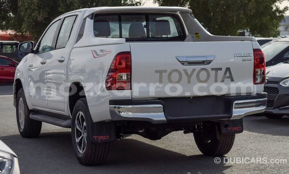 Comprar Importar Toyota Hilux Branco Carro em Import - Dubai em Cabo Delgado Comprar Importar Toyota Hilux Branco Carro em Import - Dubai em Cabo Delgado
