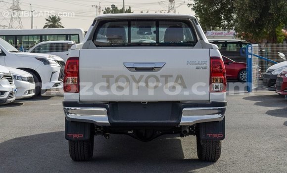 Comprar Importar Toyota Hilux Branco Carro em Import - Dubai em Cabo Delgado Comprar Importar Toyota Hilux Branco Carro em Import - Dubai em Cabo Delgado