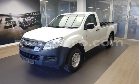 Tenga Tsaru Isuzu KB Chena Mota in Beira in Sofala Tenga Tsaru Isuzu KB Chena Mota in Beira in Sofala