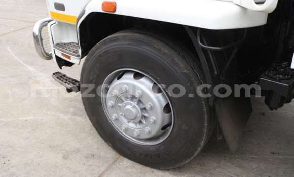 Buy Used Mitsubishi L400 White Truck in Maputo in Maputo Buy Used Mitsubishi L400 White Truck in Maputo in Maputo