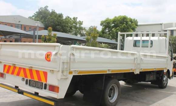 Buy Used Hino 300 Series White Truck in Maputo in Maputo Buy Used Hino 300 Series White Truck in Maputo in Maputo