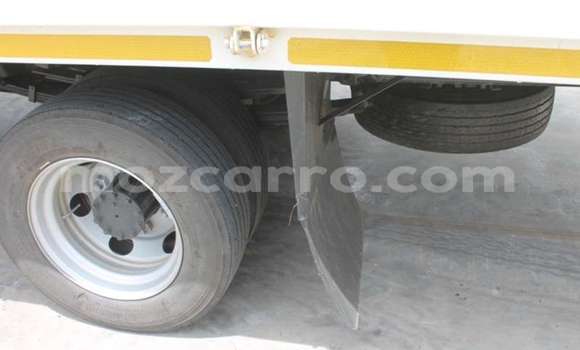 Buy Used Hino 300 Series White Truck in Maputo in Maputo Buy Used Hino 300 Series White Truck in Maputo in Maputo