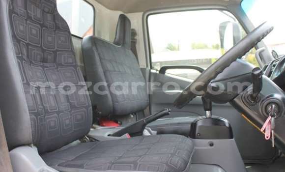 Buy Used Hino 300 Series White Truck in Maputo in Maputo Buy Used Hino 300 Series White Truck in Maputo in Maputo