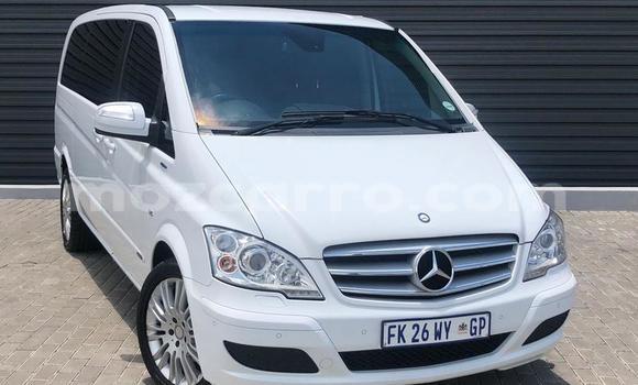 Tenga Tsaru Mercedes‒Benz Viano Chena Mota in Gilé in Zambezia Tenga Tsaru Mercedes‒Benz Viano Chena Mota in Gilé in Zambezia
