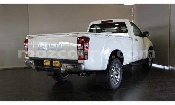 Buy Used Isuzu KB White Car in Gilé in Zambezia Buy Used Isuzu KB White Car in Gilé in Zambezia