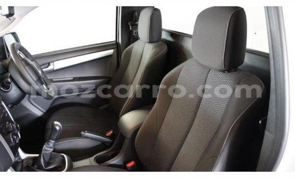 Buy Used Isuzu KB White Car in Gilé in Zambezia Buy Used Isuzu KB White Car in Gilé in Zambezia