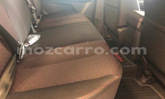 Comprar Usado Isuzu KB Azul Carro em Gilé em Zambezia Comprar Usado Isuzu KB Azul Carro em Gilé em Zambezia