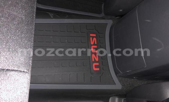 Comprar Usado Isuzu KB Azul Carro em Gilé em Zambezia Comprar Usado Isuzu KB Azul Carro em Gilé em Zambezia