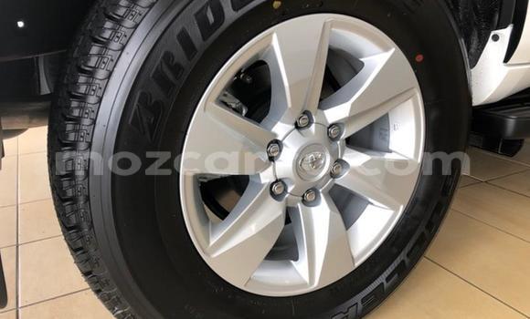 Nunua Ilio tumika Toyota Land Cruiser Prado Nyeupe Gari ndani ya Gilé nchini Zambezia Nunua Ilio tumika Toyota Land Cruiser Prado Nyeupe Gari ndani ya Gilé nchini Zambezia