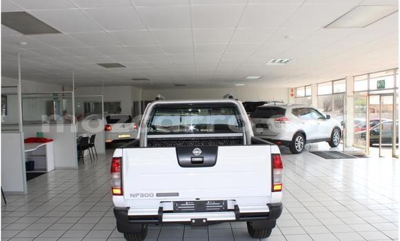Nunua Ilio tumika Nissan NP 300 Nyeupe Gari ndani ya Gilé nchini Zambezia Nunua Ilio tumika Nissan NP 300 Nyeupe Gari ndani ya Gilé nchini Zambezia