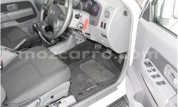 Nunua Ilio tumika Nissan NP 300 Nyeupe Gari ndani ya Gilé nchini Zambezia Nunua Ilio tumika Nissan NP 300 Nyeupe Gari ndani ya Gilé nchini Zambezia