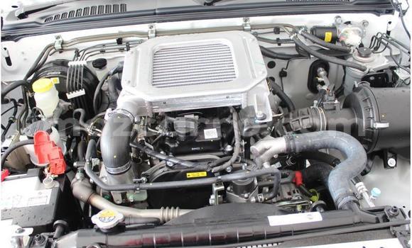 Nunua Ilio tumika Nissan NP 300 Nyeupe Gari ndani ya Gilé nchini Zambezia Nunua Ilio tumika Nissan NP 300 Nyeupe Gari ndani ya Gilé nchini Zambezia