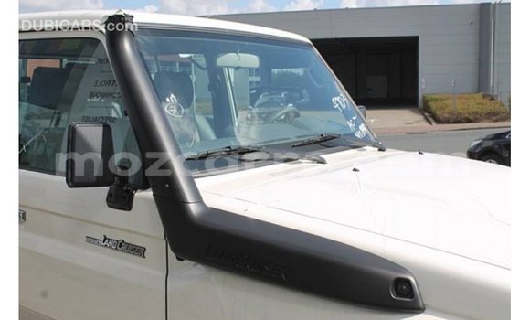 Comprar Importar Toyota Land Cruiser Branco Carro em Import - Dubai em Cabo Delgado Comprar Importar Toyota Land Cruiser Branco Carro em Import - Dubai em Cabo Delgado