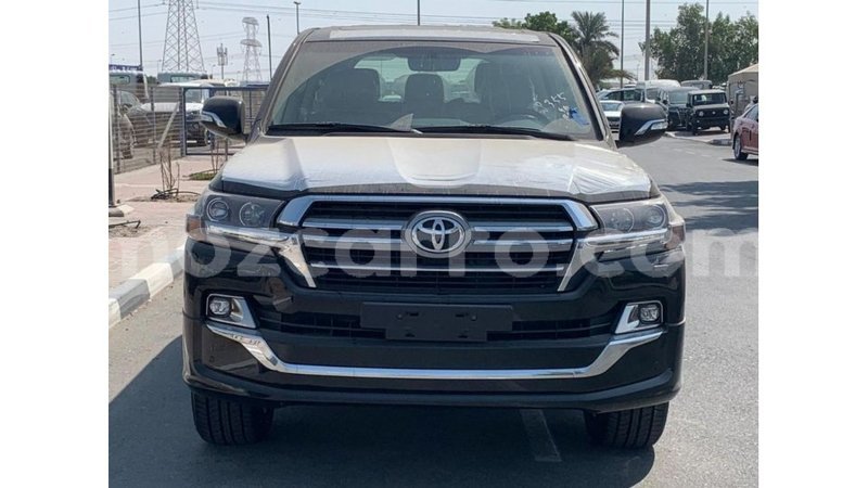 Big with watermark toyota land cruiser cabo delgado import dubai 6779