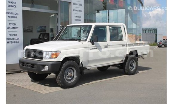 Comprar Importar Toyota Land Cruiser Branco Carro em Import - Dubai em Cabo Delgado Comprar Importar Toyota Land Cruiser Branco Carro em Import - Dubai em Cabo Delgado