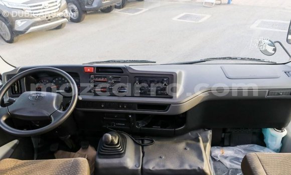 Comprar Importar Toyota Coaster Branco Carro em Import - Dubai em Cabo Delgado Comprar Importar Toyota Coaster Branco Carro em Import - Dubai em Cabo Delgado