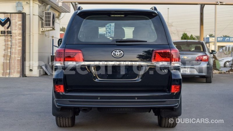 Big with watermark toyota land cruiser cabo delgado import dubai 6794