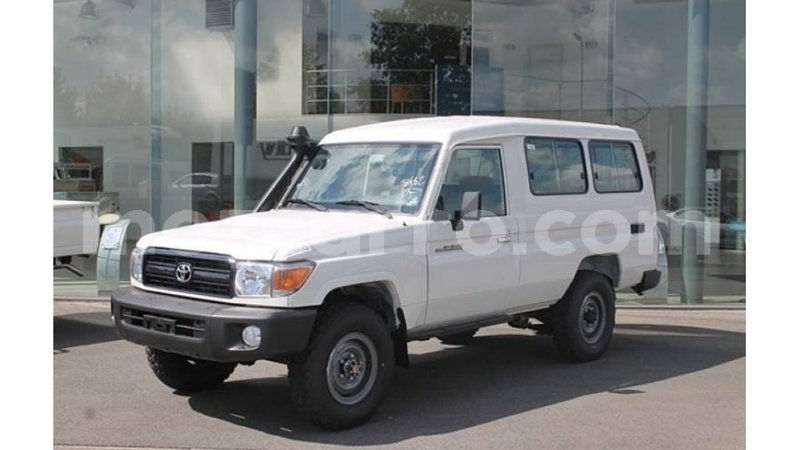 Big with watermark toyota land cruiser cabo delgado import dubai 6804