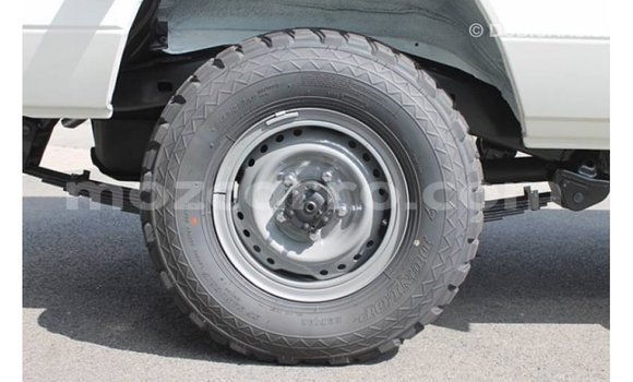 Comprar Importar Toyota Land Cruiser Branco Carro em Import - Dubai em Cabo Delgado Comprar Importar Toyota Land Cruiser Branco Carro em Import - Dubai em Cabo Delgado