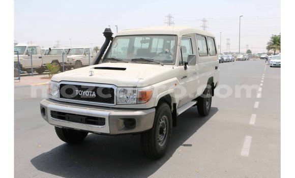 Tenga Imported Toyota Land Cruiser Chena Mota in Import - Dubai in Cabo Delgado Tenga Imported Toyota Land Cruiser Chena Mota in Import - Dubai in Cabo Delgado