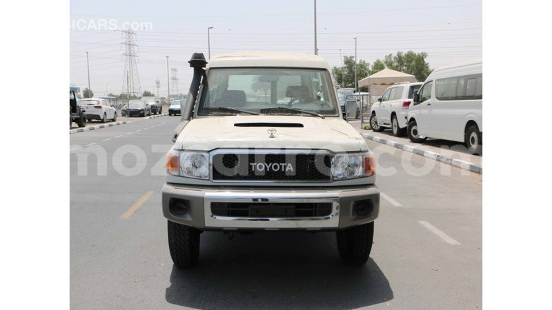 Big with watermark toyota land cruiser cabo delgado import dubai 6817