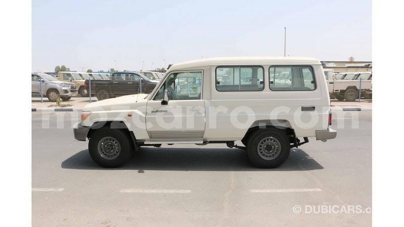 Big with watermark toyota land cruiser cabo delgado import dubai 6817