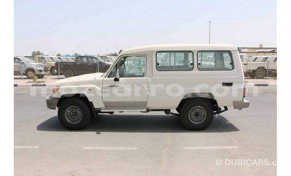 Tenga Imported Toyota Land Cruiser Chena Mota in Import - Dubai in Cabo Delgado Tenga Imported Toyota Land Cruiser Chena Mota in Import - Dubai in Cabo Delgado
