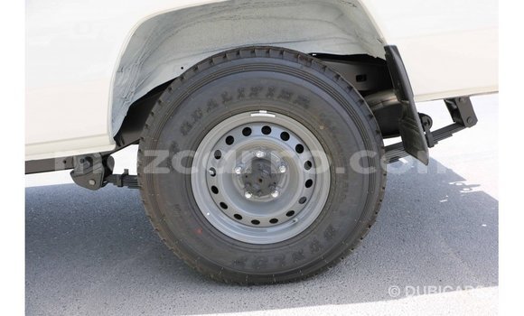 Tenga Imported Toyota Land Cruiser Chena Mota in Import - Dubai in Cabo Delgado Tenga Imported Toyota Land Cruiser Chena Mota in Import - Dubai in Cabo Delgado