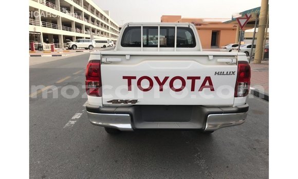 Comprar Importar Toyota Hilux Branco Carro em Import - Dubai em Cabo Delgado Comprar Importar Toyota Hilux Branco Carro em Import - Dubai em Cabo Delgado
