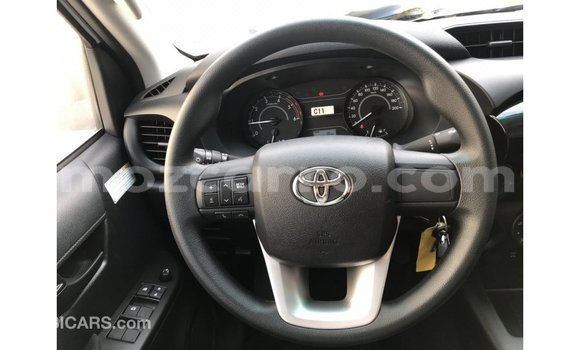 Comprar Importar Toyota Hilux Branco Carro em Import - Dubai em Cabo Delgado Comprar Importar Toyota Hilux Branco Carro em Import - Dubai em Cabo Delgado