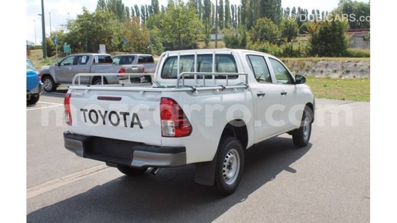 Big with watermark toyota hilux cabo delgado import dubai 6822