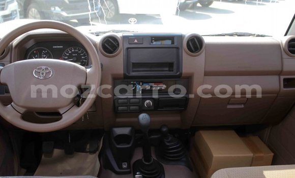 Tenga Imported Toyota Land Cruiser Beige Mota in Import - Dubai in Cabo Delgado Tenga Imported Toyota Land Cruiser Beige Mota in Import - Dubai in Cabo Delgado