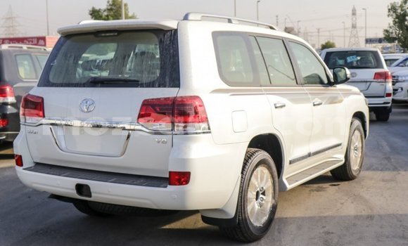 Buy Import Toyota Land Cruiser White Car in Import - Dubai in Cabo Delgado Buy Import Toyota Land Cruiser White Car in Import - Dubai in Cabo Delgado