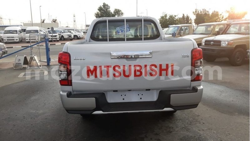 Big with watermark mitsubishi l200 cabo delgado import dubai 6830