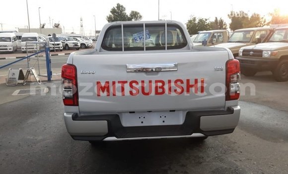 Tenga Imported Mitsubishi L200 Chena Mota in Import - Dubai in Cabo Delgado Tenga Imported Mitsubishi L200 Chena Mota in Import - Dubai in Cabo Delgado