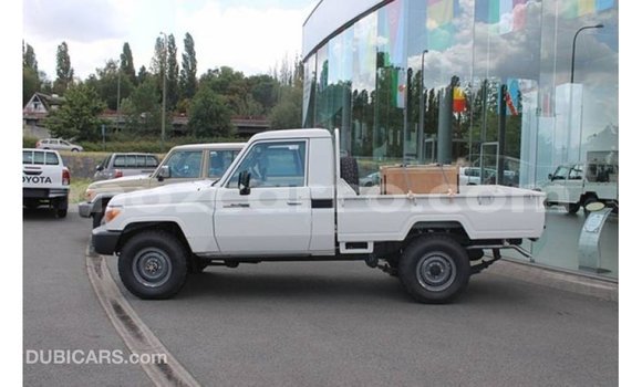 Tenga Imported Toyota Land Cruiser Chena Mota in Import - Dubai in Cabo Delgado Tenga Imported Toyota Land Cruiser Chena Mota in Import - Dubai in Cabo Delgado