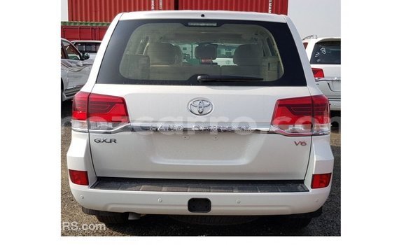 Comprar Importar Toyota Land Cruiser Branco Carro em Import - Dubai em Cabo Delgado Comprar Importar Toyota Land Cruiser Branco Carro em Import - Dubai em Cabo Delgado