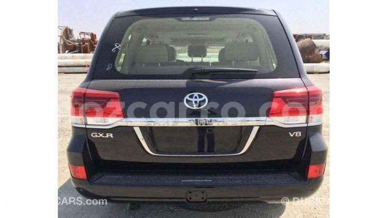 Big with watermark toyota land cruiser cabo delgado import dubai 6844