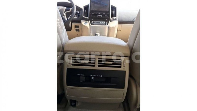 Big with watermark toyota land cruiser cabo delgado import dubai 6844