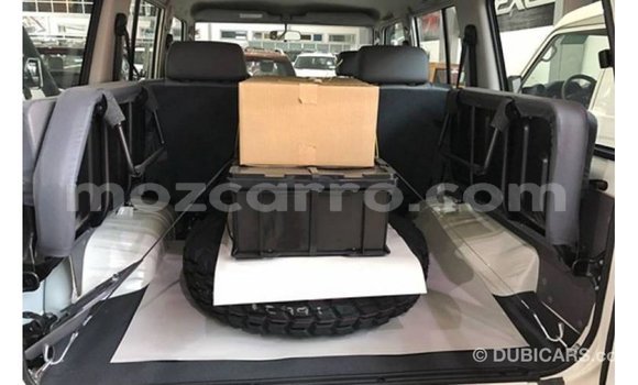Comprar Importar Toyota Land Cruiser Branco Carro em Import - Dubai em Cabo Delgado Comprar Importar Toyota Land Cruiser Branco Carro em Import - Dubai em Cabo Delgado