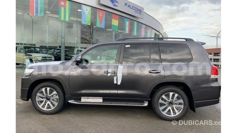 Big with watermark toyota land cruiser cabo delgado import dubai 6849