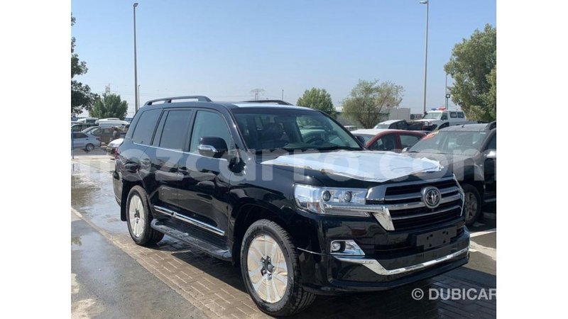 Big with watermark toyota land cruiser cabo delgado import dubai 6860