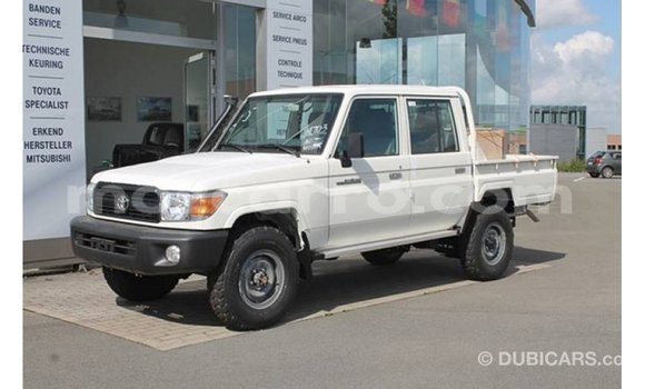 Comprar Importar Toyota Land Cruiser Branco Carro em Import - Dubai em Cabo Delgado Comprar Importar Toyota Land Cruiser Branco Carro em Import - Dubai em Cabo Delgado