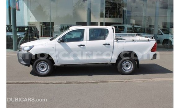 Comprar Importar Toyota Hilux Branco Carro em Import - Dubai em Cabo Delgado Comprar Importar Toyota Hilux Branco Carro em Import - Dubai em Cabo Delgado