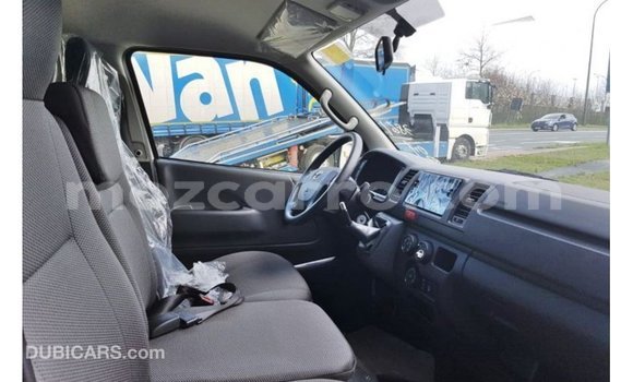 Tenga Imported Toyota Hiace Chena Mota in Import - Dubai in Cabo Delgado Tenga Imported Toyota Hiace Chena Mota in Import - Dubai in Cabo Delgado