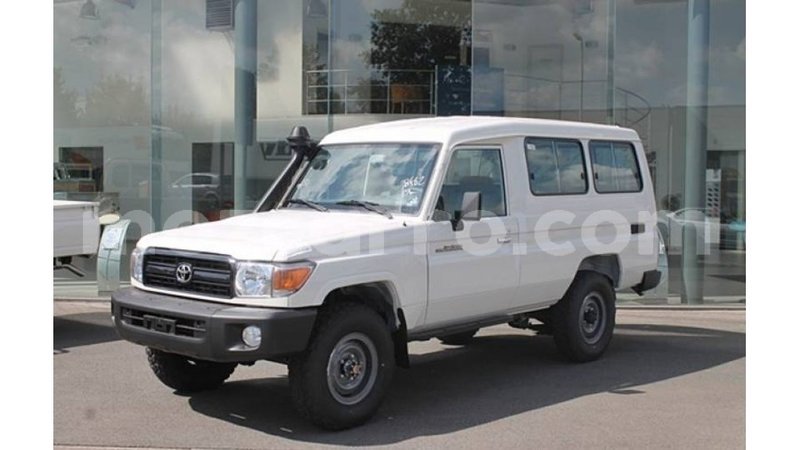 Big with watermark toyota land cruiser cabo delgado import dubai 6876