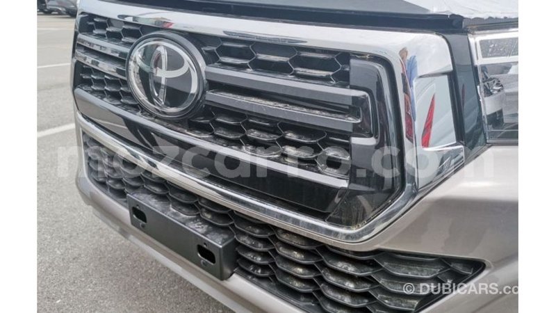 Big with watermark toyota hilux cabo delgado import dubai 6885